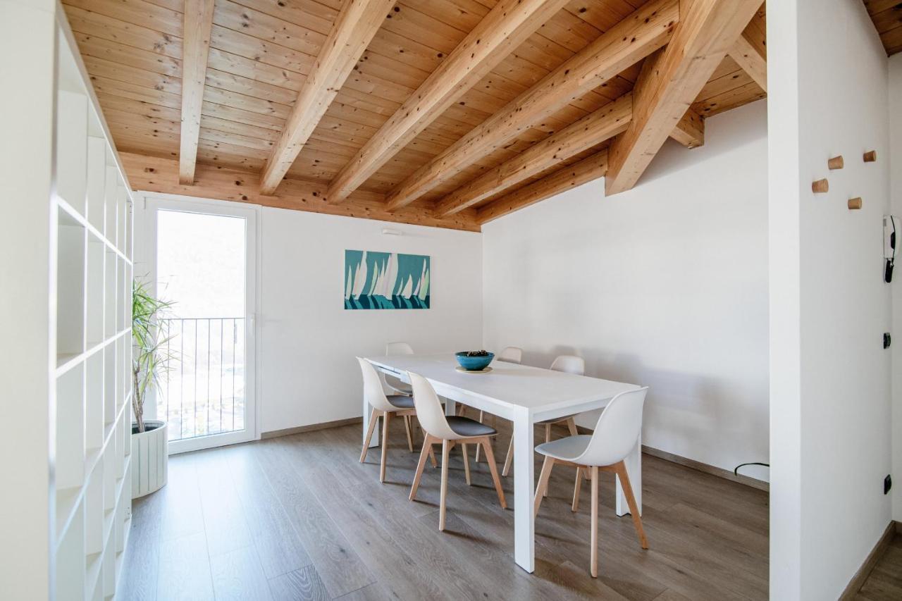 White Attic - By Myhomeincomo Camnago Volta Eksteriør bilde